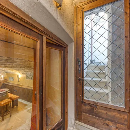 Caratteristico Apartment